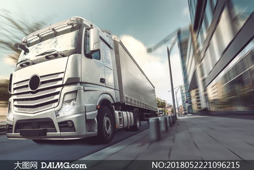 車流中的承載者 城市道路上貨運(yùn)車輛的高清攝影紀(jì)實(shí)